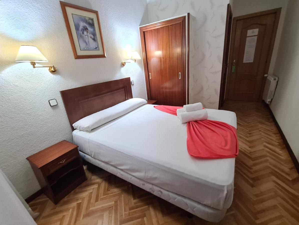 Hostal Sardinero Madryt Zewnętrze zdjęcie